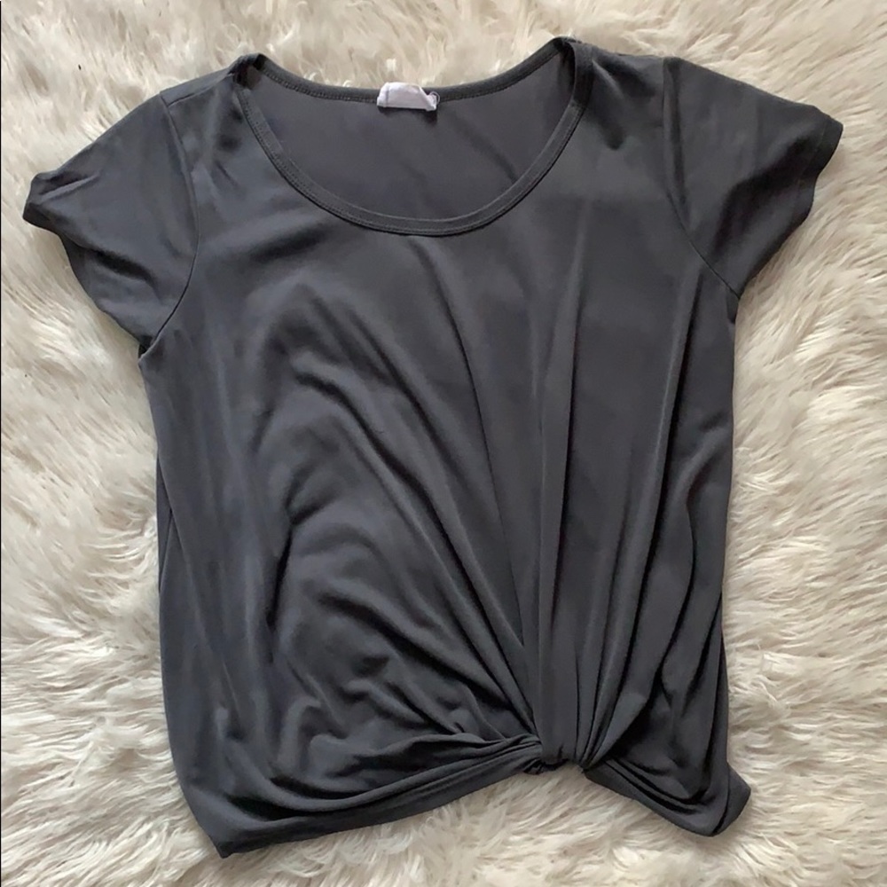 Short sleeved gray Sienna Sky top